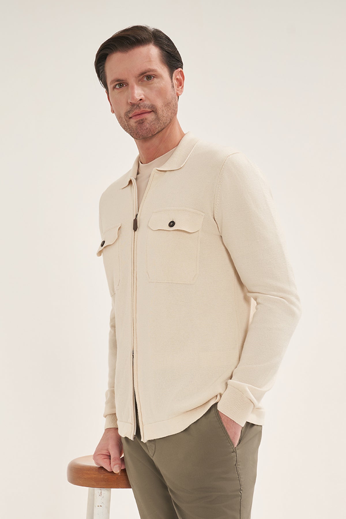 Lightweight knit Zip-Up Overshirt