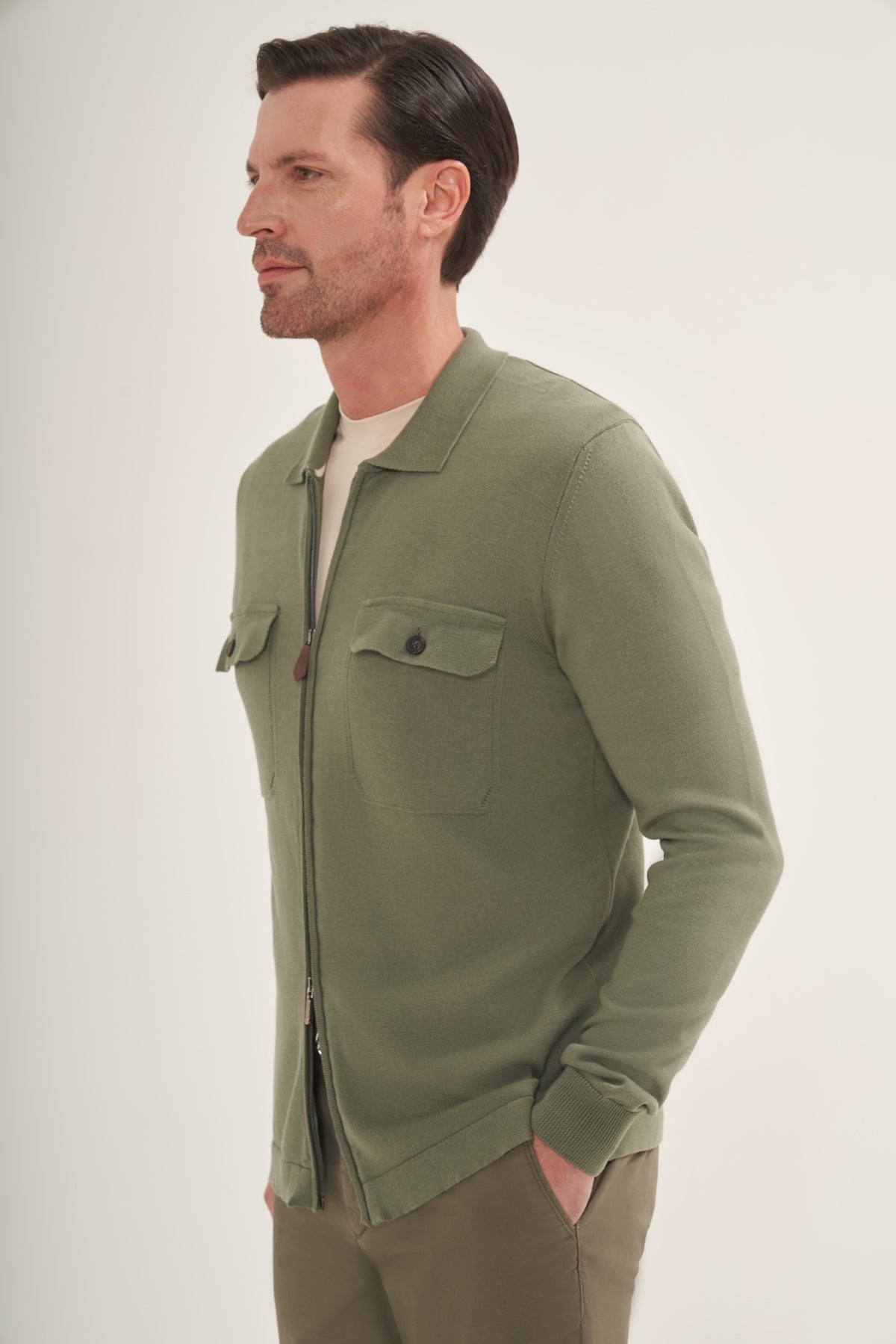 Lightweight knit Zip-Up Overshirt