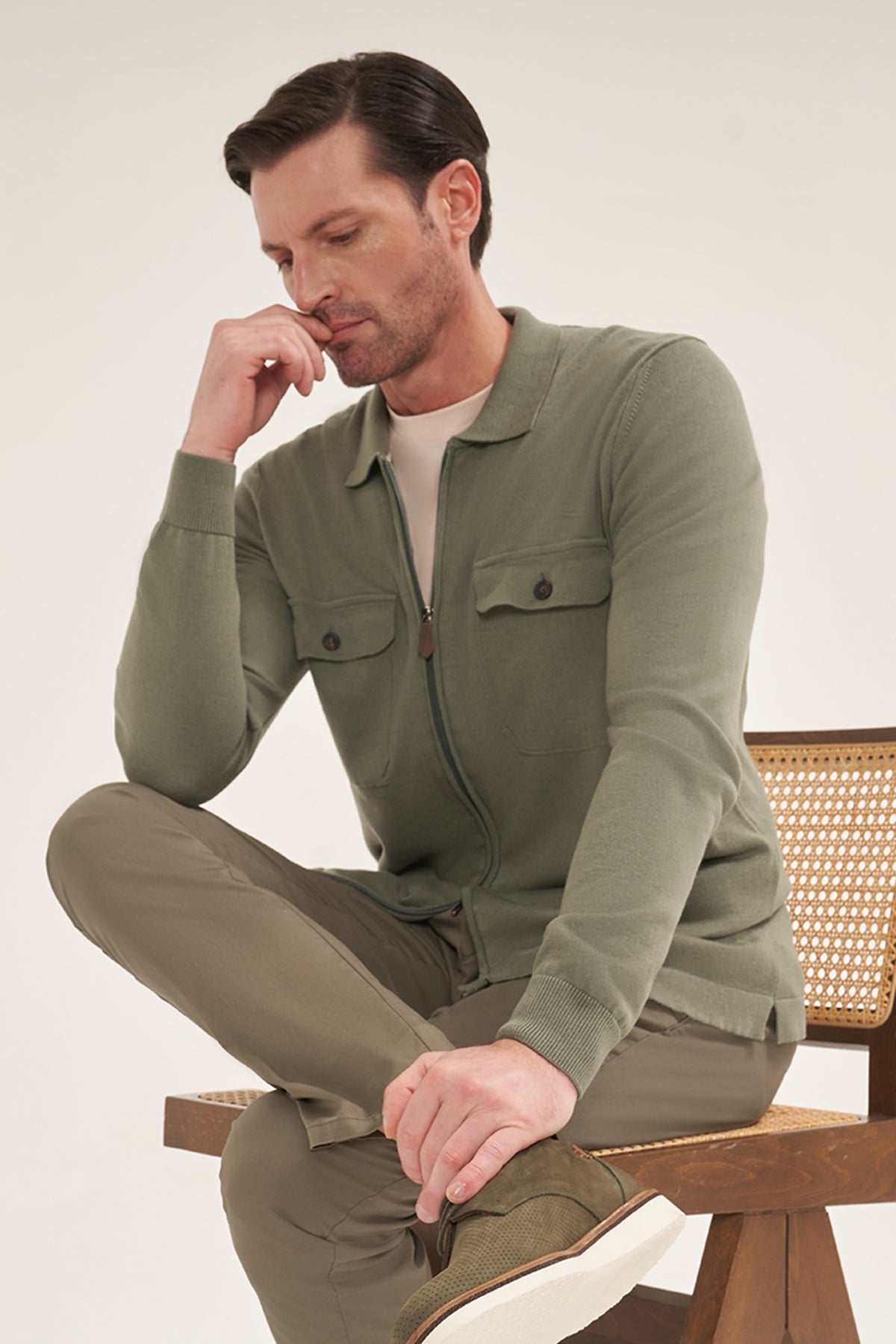 Lightweight knit Zip-Up Overshirt