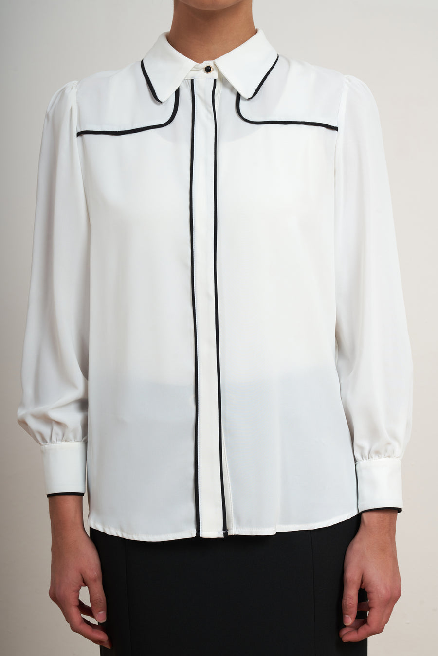 Contrast Piping Blouse